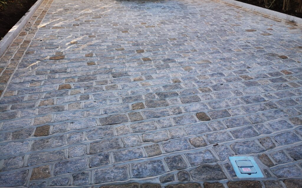 cropped granite setts
